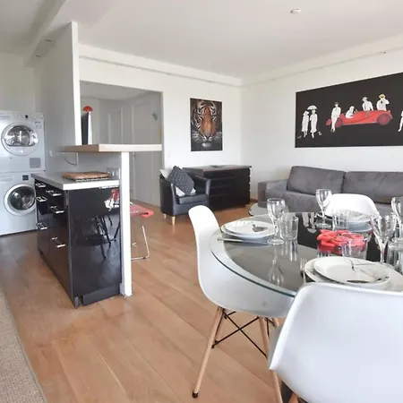 شقة 1-br Sea View Steps From Beaches