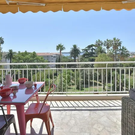 Face A La Moderne Terrasse Proche Plages Cannes