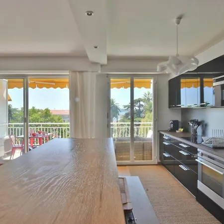 Face A La Moderne Terrasse Proche Plages Cannes