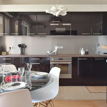 1-br Sea View Steps From Beaches Appartement Cannes